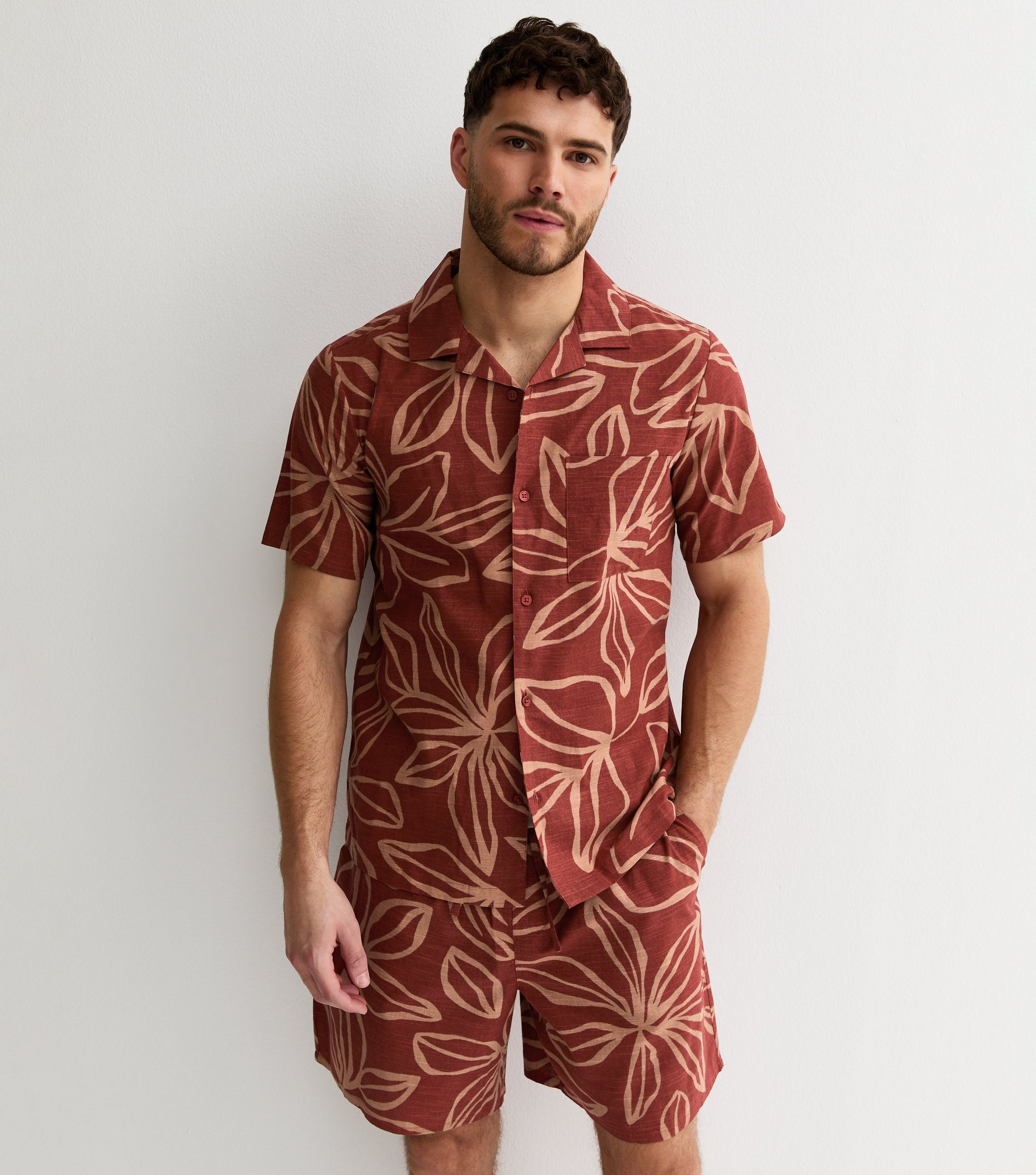 Short Sleeve Reg Longline Floral Sketch Shirt - Image 3