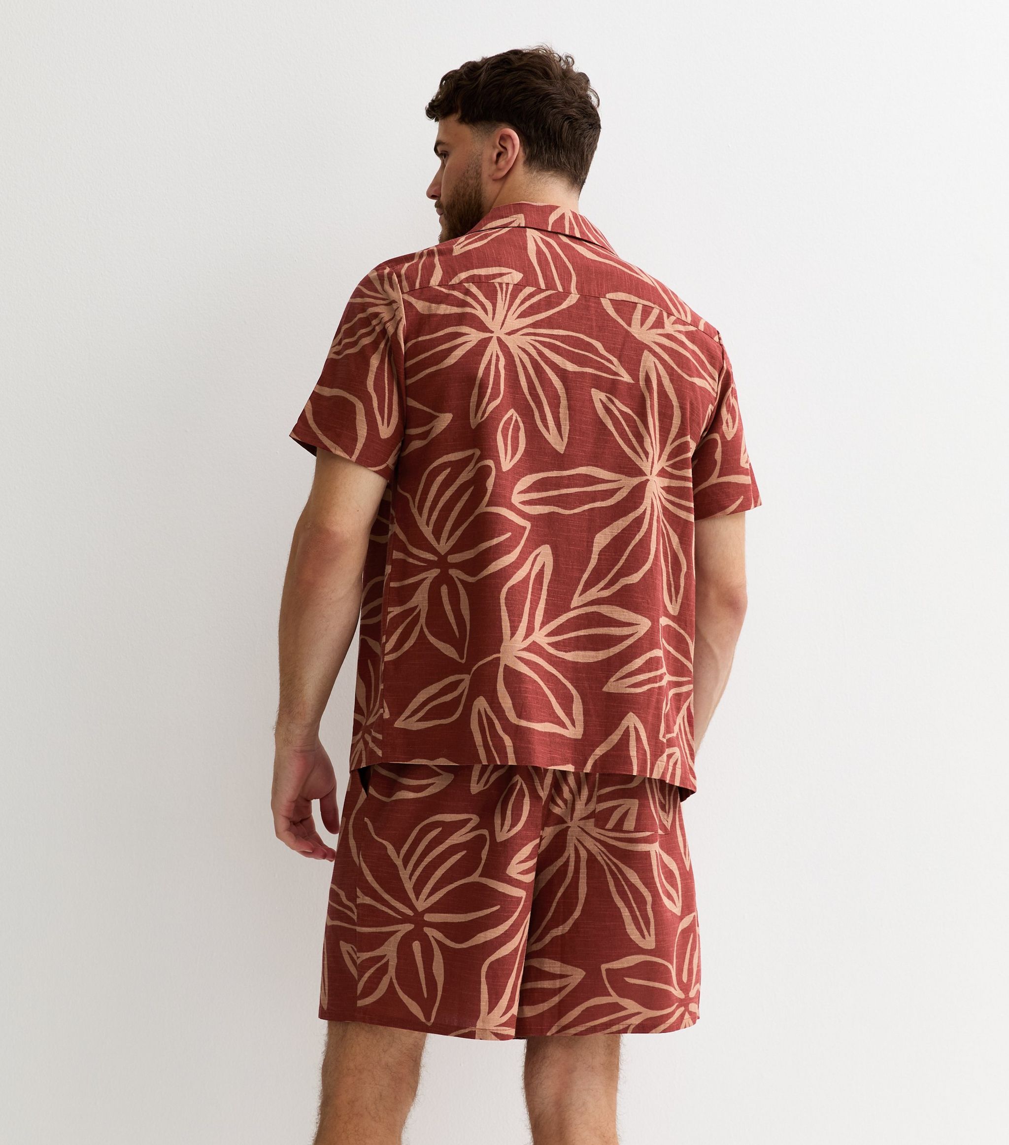 Short Sleeve Reg Longline Floral Sketch Shirt - Image 4